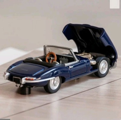 Neu 2025 - Hot Wheels x MoMA Jaguar E-Type Roadster - JGL49