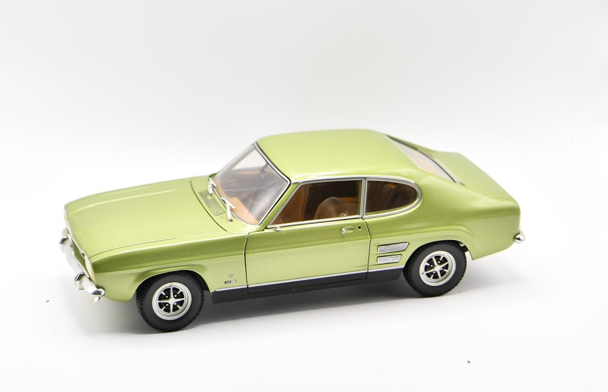 Minichamps 1:18 1969 Ford Capri 1700 GT Light Green Classic Car