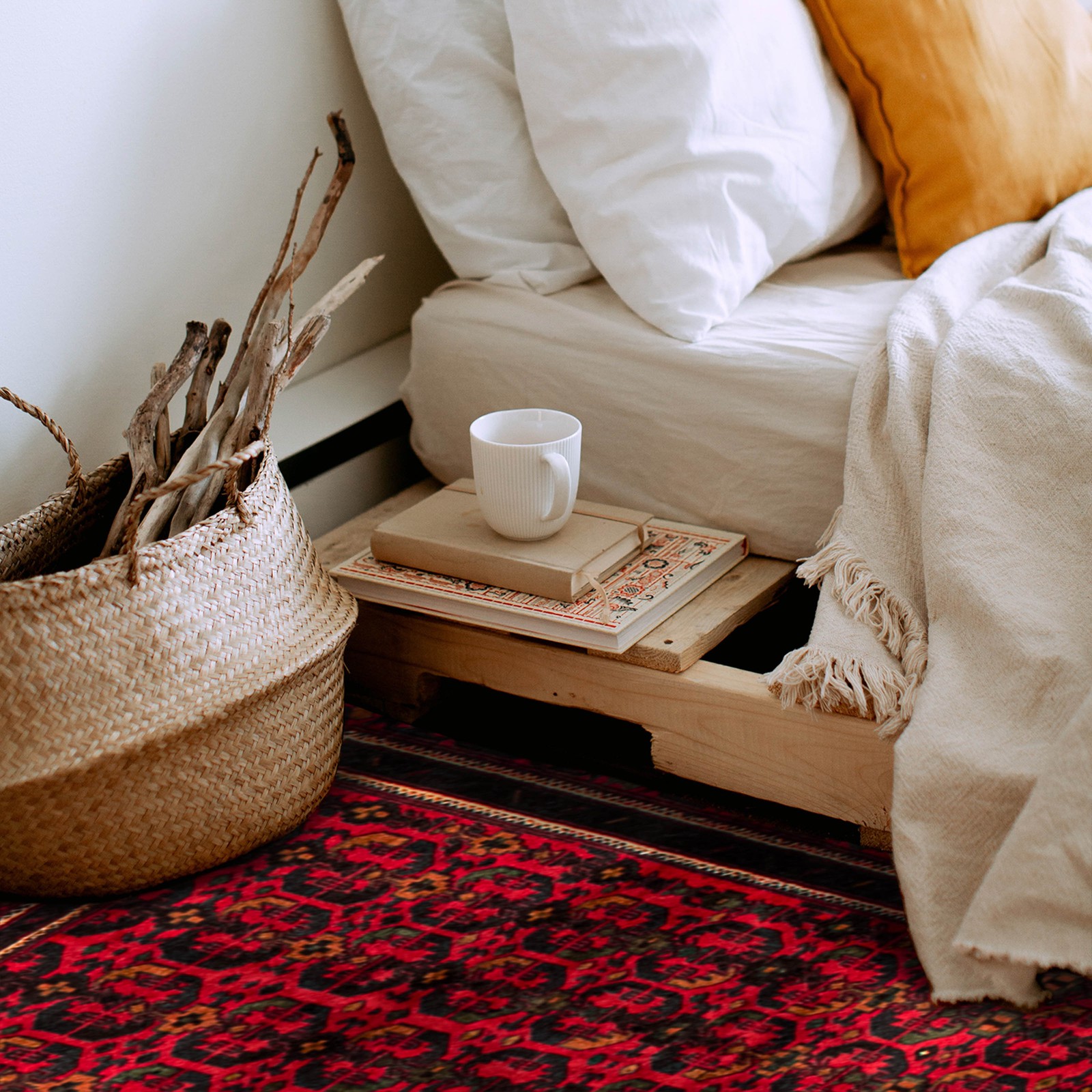 Traditional Vintage Hand-Knotted Area Rug 3'11" x 6'3" Oriental Wool Carpet