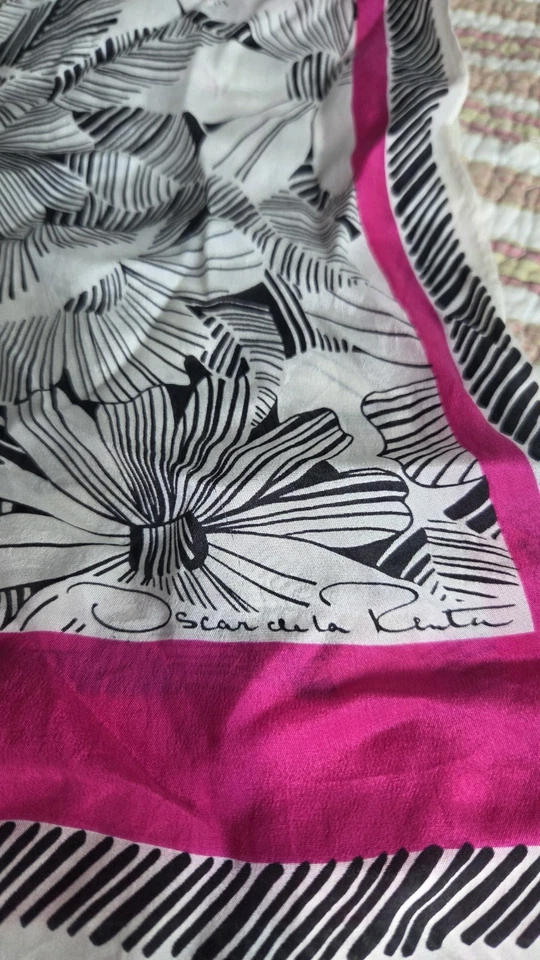 Auténtica bufanda de seda vintage OSCAR de OSCAR DE LA RENTA ROSA 10 X 48 floral  Foto 4 de 4