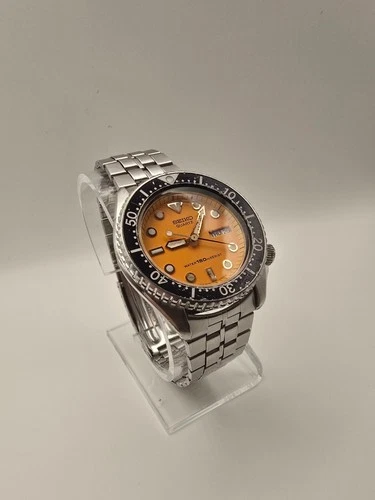 Vintage Seiko 6458-600A Quartz Diver Orange Dial Day-Date 150m Japan