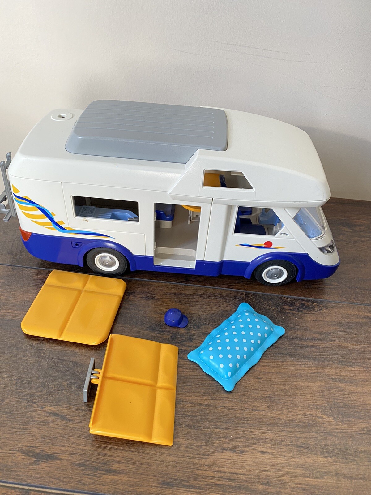 playmobil camper van 4859