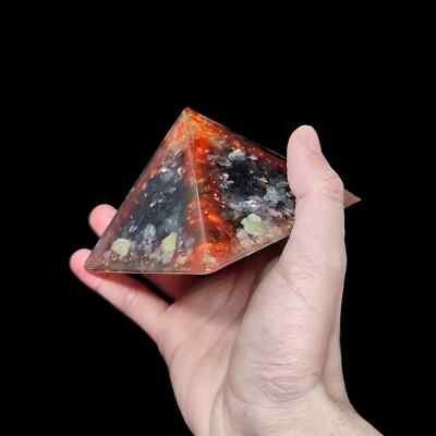 Große Orgonit Pyramide ''Lava'' | Edelstein Orgon Kristall | Schungit | Bernstein