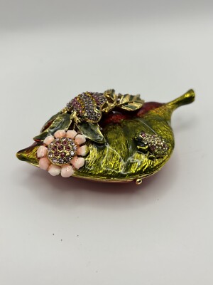 VTG Trinket Box Enamel Jewel Encrusted Frogs Hinged Lid Painted Enamel And Gold