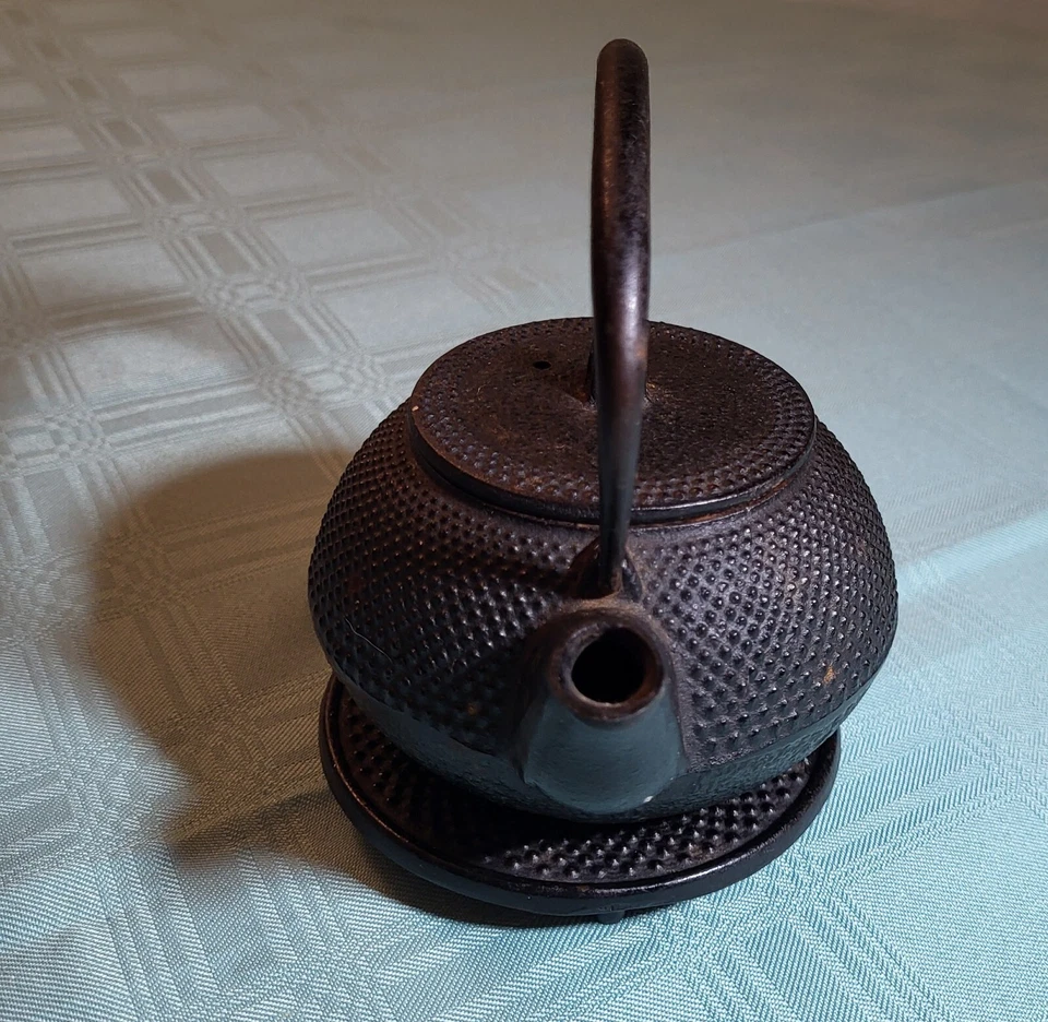 Chaleira de ferro fundido 300 ml estilo japonês bule martelado Nambu Tekki - Imagem 4 de 4