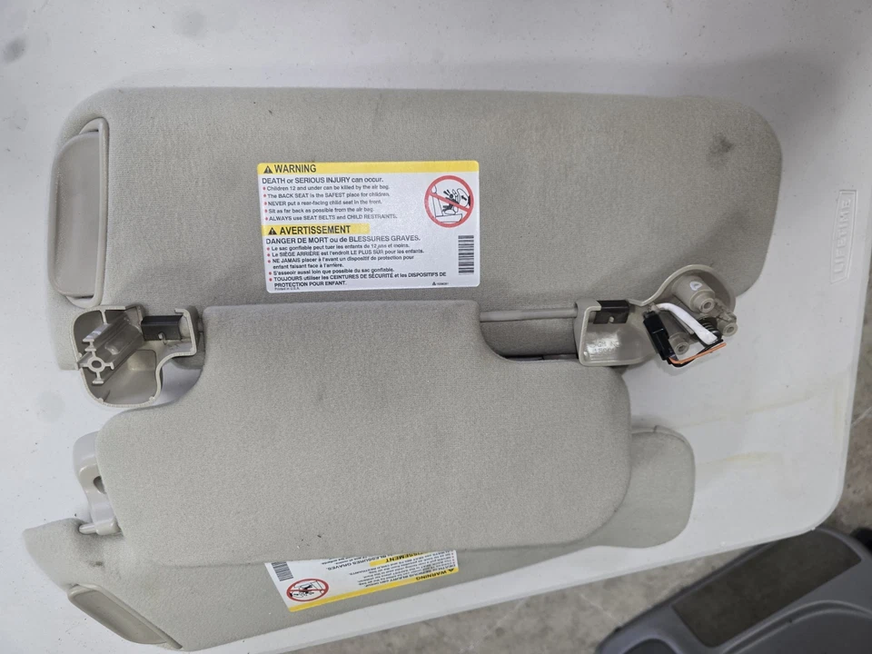 2000-2006 GMC Denali Yukon Escalade Tahoe Suburban Sun Visors Visor Set Tan OEM - Image 4 of 4