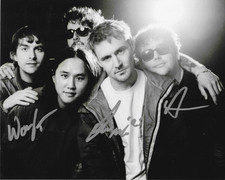 * MILITARIE GUN * signed 8x10 photo * GOD SAVE THE GUN * IAN SHELTON * COA *