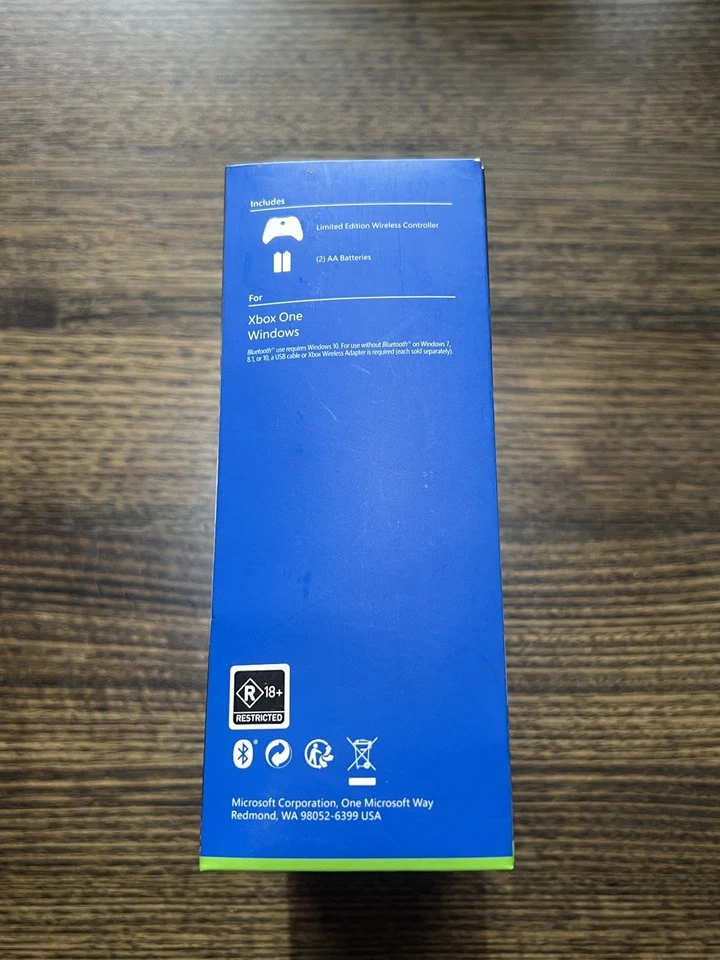 Xbox Gears Of War 4 Controller - JD Fenix - Limited Edition - Brand New Sealed - Image 4 of 4