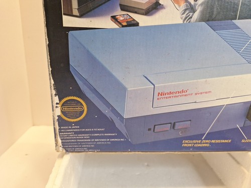 Sistema de entretenimiento Nintendo NES caja vacía y 1 pieza de espuma de poliestireno solo ver fotos - Imagen 21 de 24