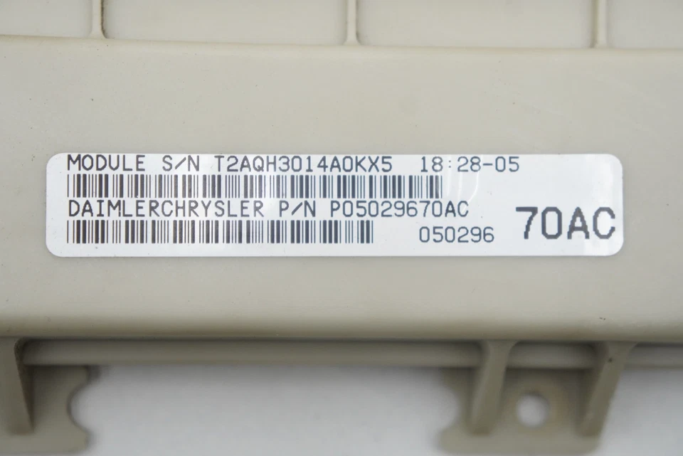 Módulo de control de computadora de carrocería ECU BCM 05029670AC OEM Dodge Viper SRT10 2005-10 Foto 4 de 4