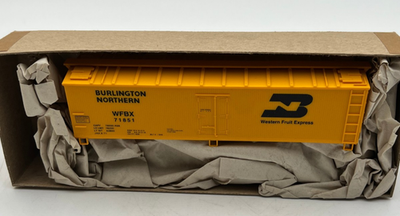 #ad Accurail 4825 HO Scale Burlington Northern 40#x27; Wood Refrigerator Car Kit WFBX $18.90