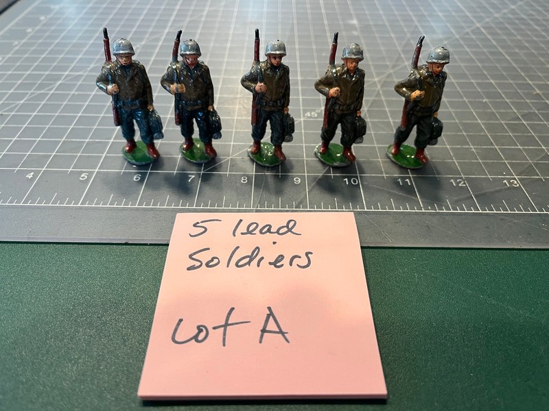 FIVE Barclay Manoil Lead WWII Army Lead Soldier w/Full Packs 2 1/4" Tall Lot A