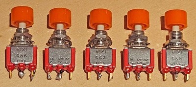 5Stück Taster C&K 8121, 1A 120VAC, mit orangerotem Knopf & Montagematerial, TOP!