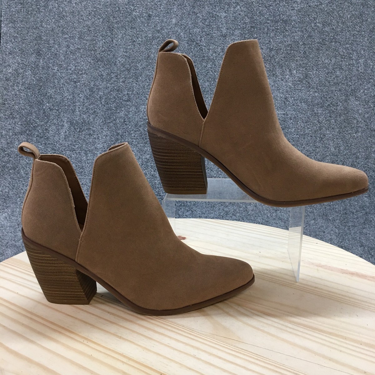 Universal Boots Womens 11 Slip On Vcut Ankle Bootie Brown Faux Suede Heels