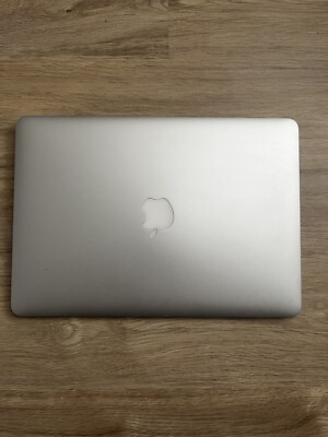 Apple MacBook Air 2015 13 Zoll 1,6 GHz Intel Core i5 8GB RAM DDR3 Guter Zustand