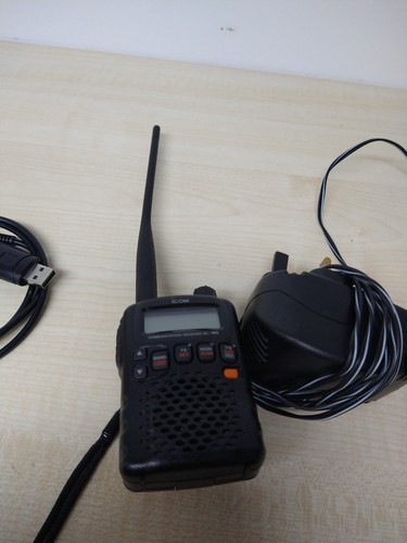ICOM COMMUNICATIONS RECEIVER IC-R5 WALKIE-TALKIE - Black - Zdjęcie 10 z 15