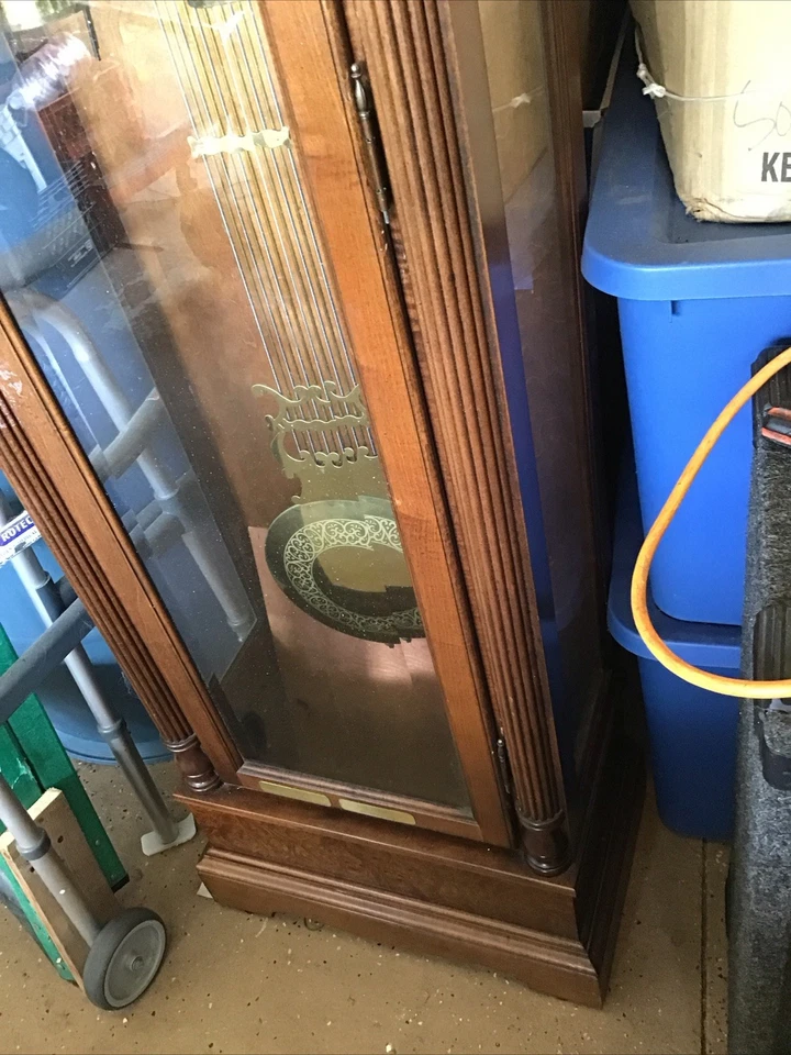 Reloj Abuelo Cereza Howard Miller 63 Aniversario DE COLECCIÓN. Edición con llave y sintonizador Foto 4 de 4