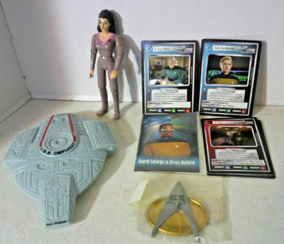 Star Trek Next Generation Danna Troi Actionfigur ~ Trading Cards ~ USS Defiant