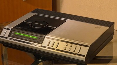 Grundig CD 30 CD Player - made in Holland !!! - baugleich Philips CD-100 -