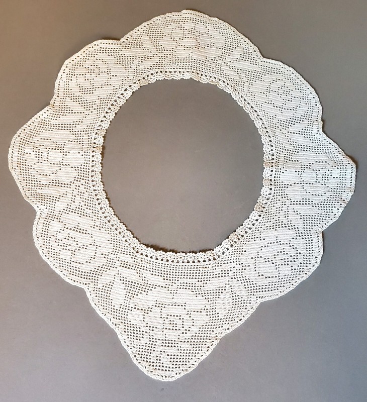 Vintage Ivory Machine Made Cotton Crochet Lace Circular Collar/Trim 31" Neckline