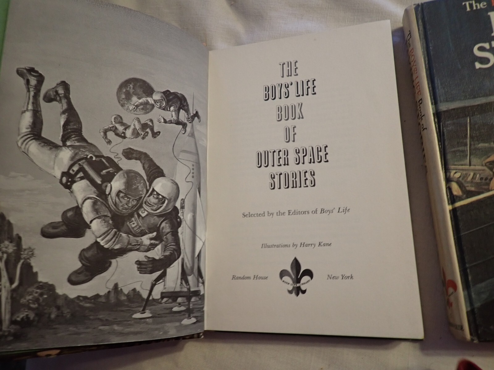 Lot of 3 The Boys' Life Book of Mystery Stories by Boys' Life Magazine Outer Spa 9780394809700