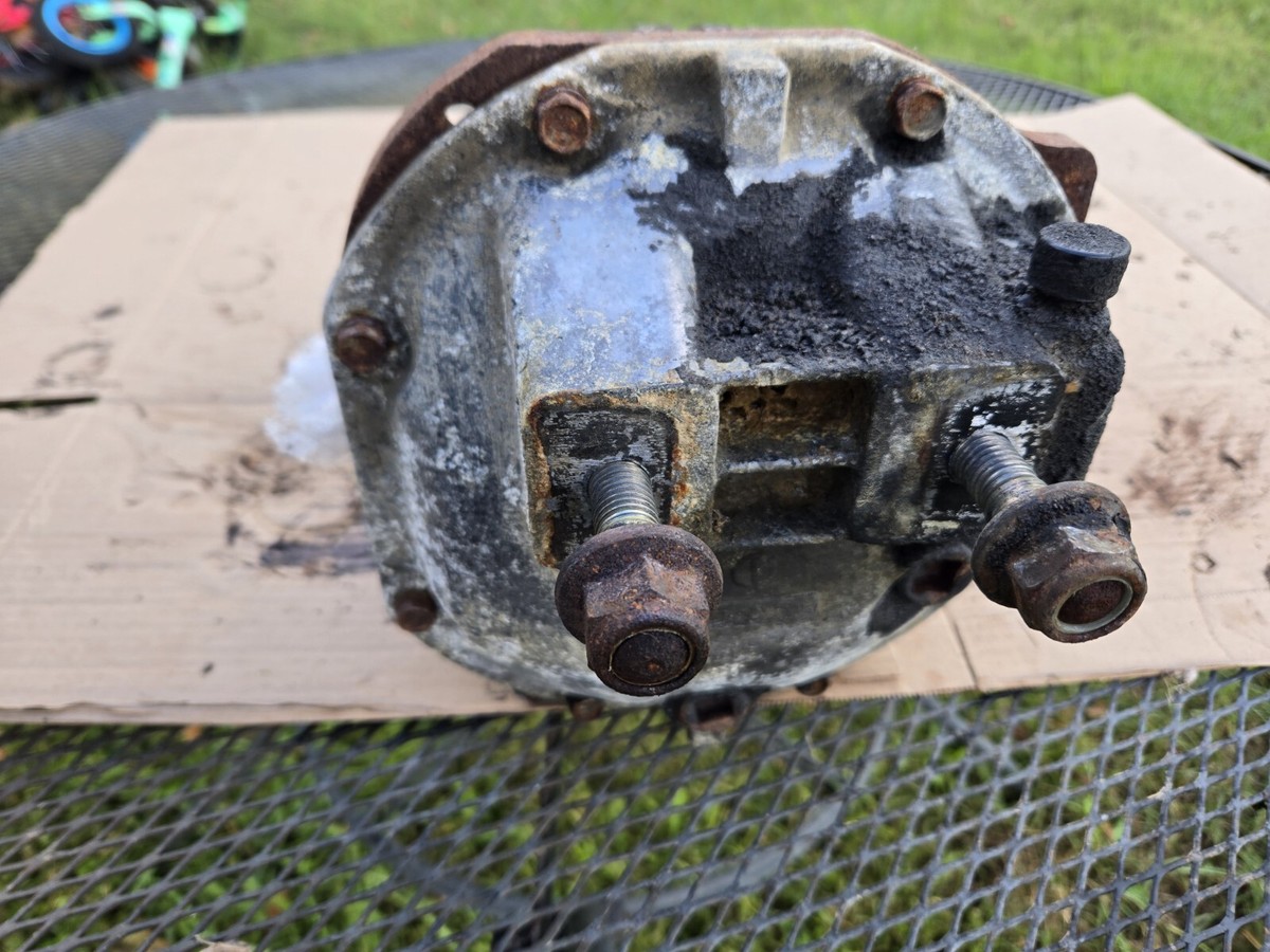 83 Nissan 280ZX Turbo Rear Differential 3.545 Ratio Open 38311