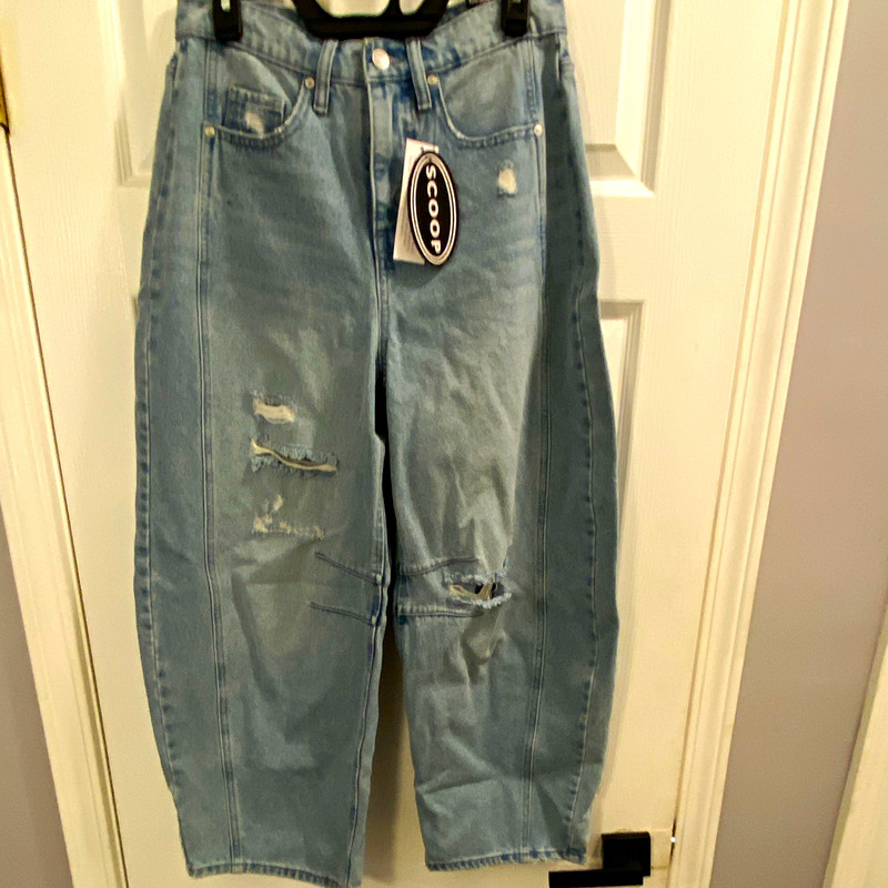 SCOOP Women's Medium Wash Blue Denim High Rise Barrel Jeans Distressed 5-Pocket