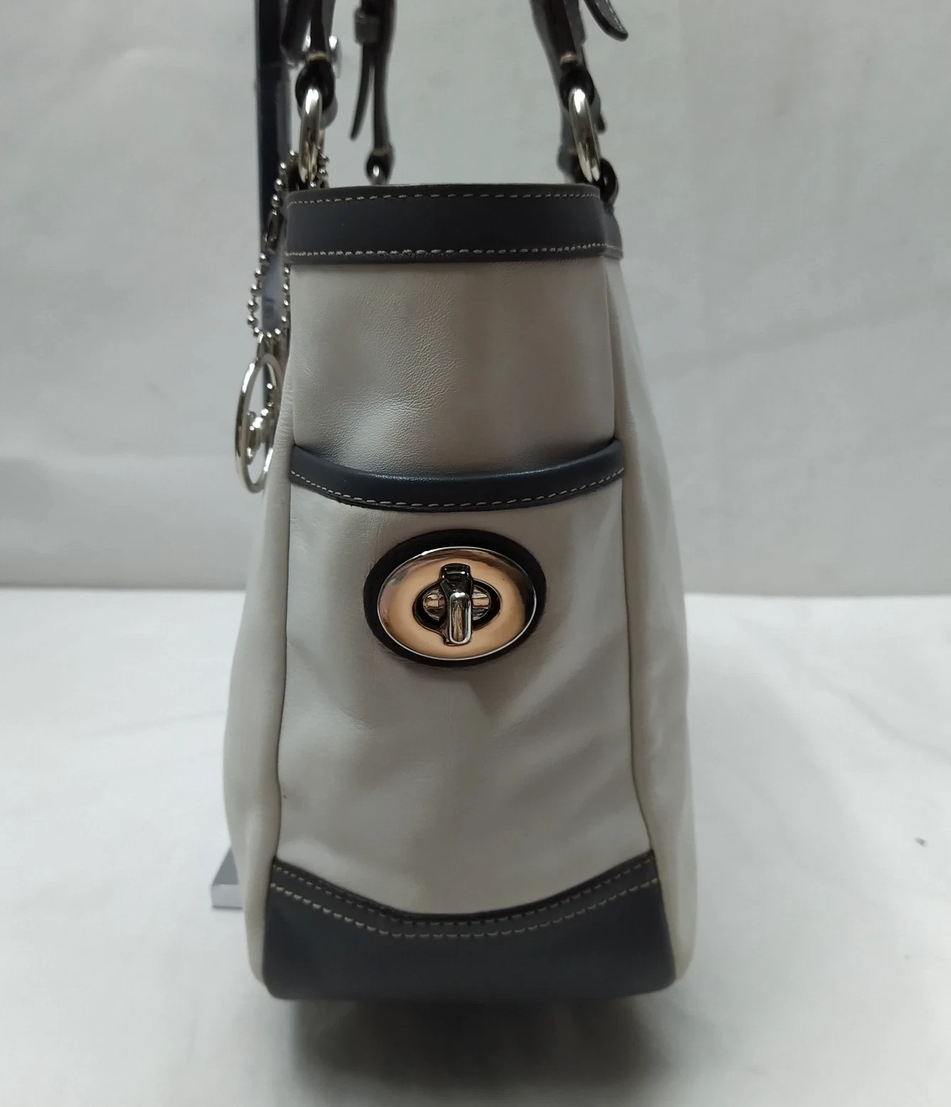 Borsa Coach East West Gallery in pelle bianca con doppio manico e cerniera