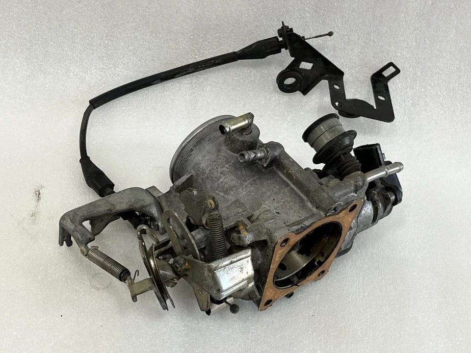 Lexus LS400 1997 cuerpo del acelerador sin tracción tipo 22210-50120 Foto 2 de 3