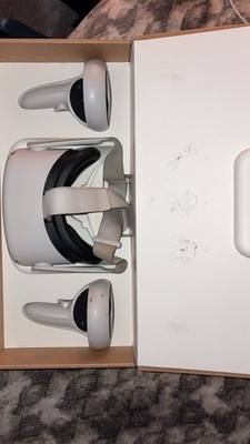 Oculus Quest 2 Standalone VR Headset White with Controllers