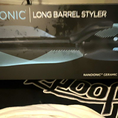 Bio Ionic Long Barrel Styler 1 in Curling Iron Ceramic Long Barrel Black