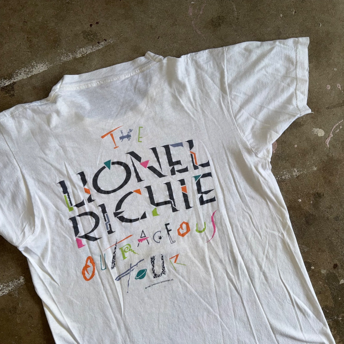 80s VINTAGE LIONEL RICHIE CONCERT T-SHIRT 1986 THE OUTRAGEOUS TOUR 80s VINTAGE LIONEL RICHIE CONCERT T-SHIRT 1986 THE OUTRAGEOUS TOUR