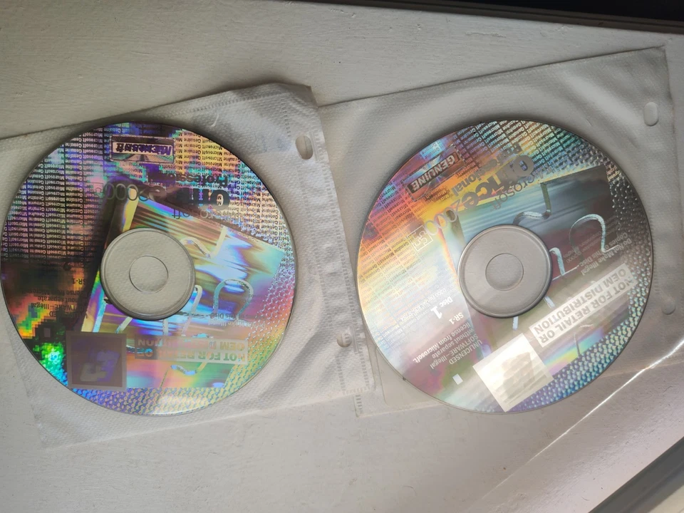 Microsoft Office 2000 Professional - Full Version for Windows (2 CD set)  - Image 3 of 3