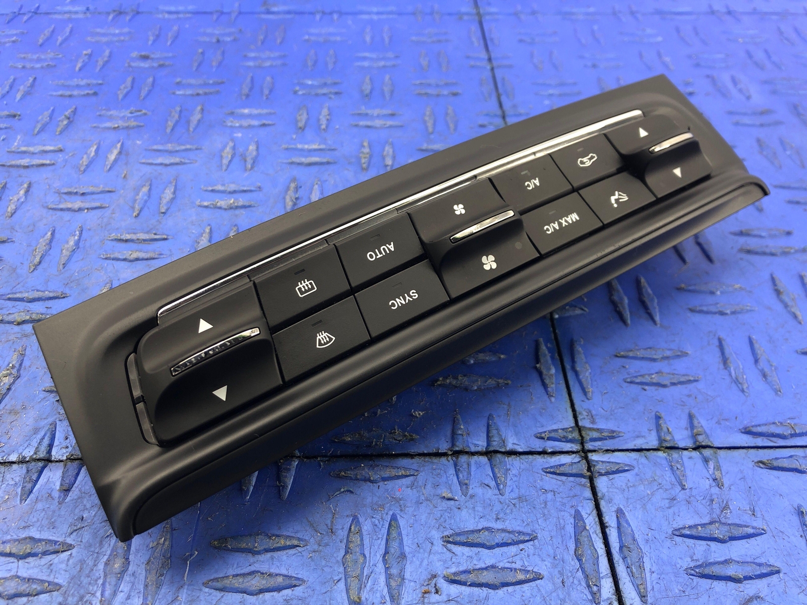 2017-2019 MASERATI QUATTROPORTE TEMPERATURE CLIMATE CONTROL PANEL 06700749200
