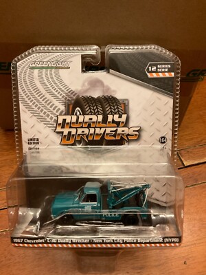 Greenlight Dually Drivers 1967 Chevrolet C30 wrecker NYPD New York police Dept.