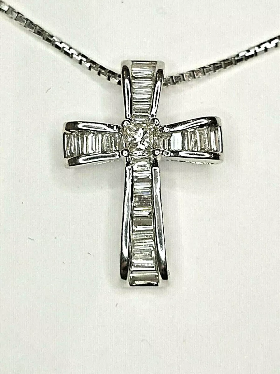 BEAUTIFUL SECONDHAND 18ct WHITE GOLD DIAMOND CROSS PENDANT ON