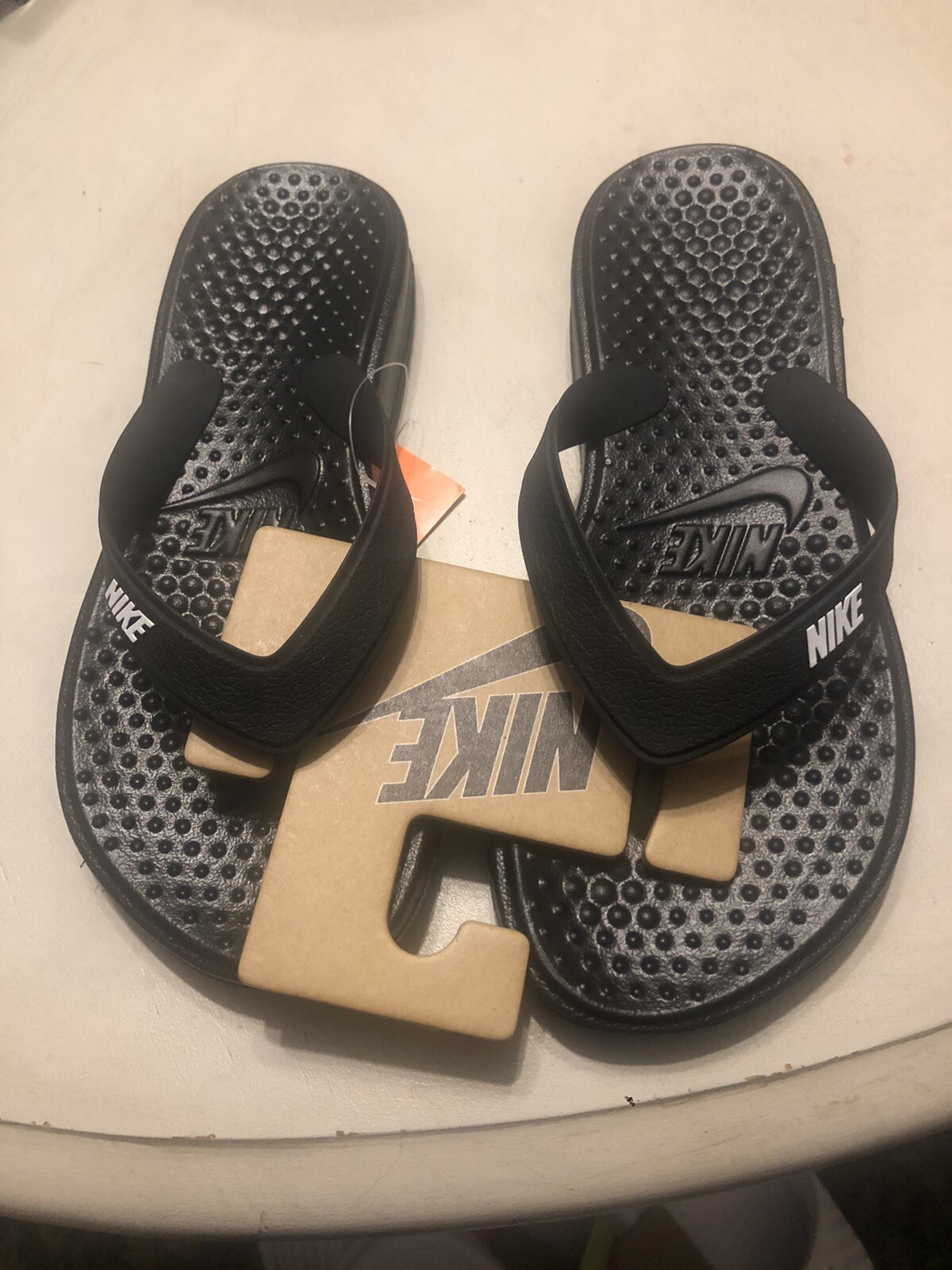 nike solay thong slippers