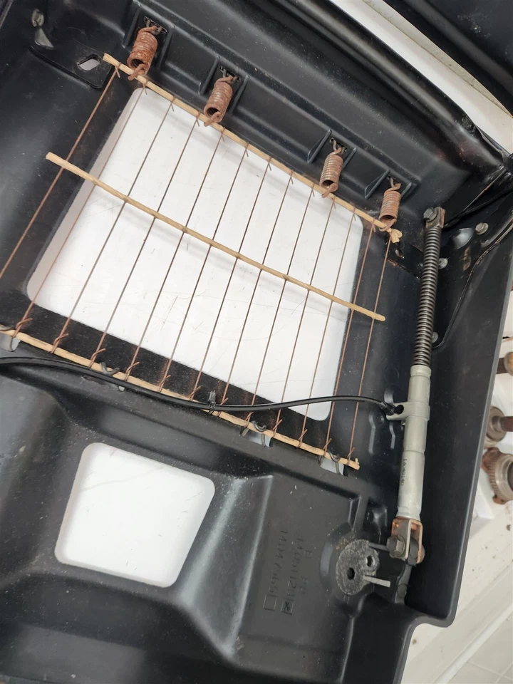 84-88 Corvette C4 Seat Frame Assembly STANDARD USED Right Passenger NICE USED - Изображение 2 из 4