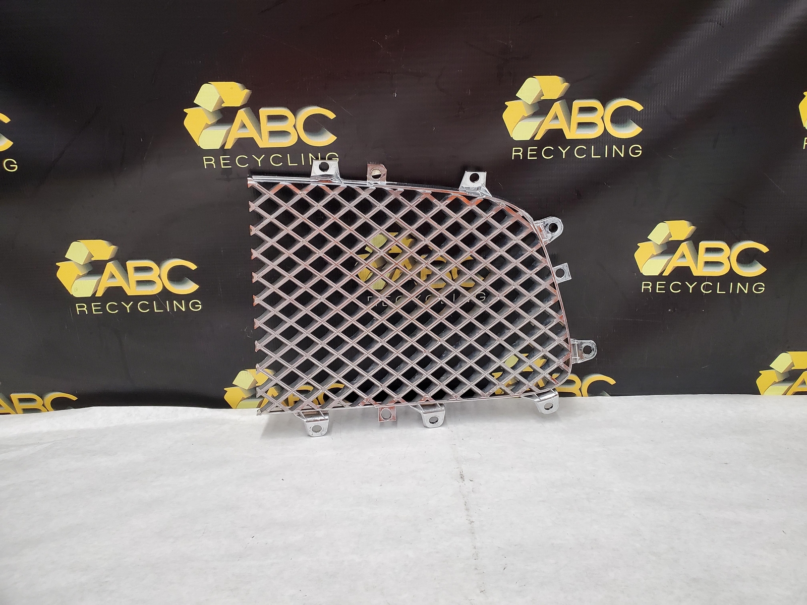 2007 Bentley Flying Spur Radiator Grille Chrome (3W0.853.683) BENTLEY 07 OEM