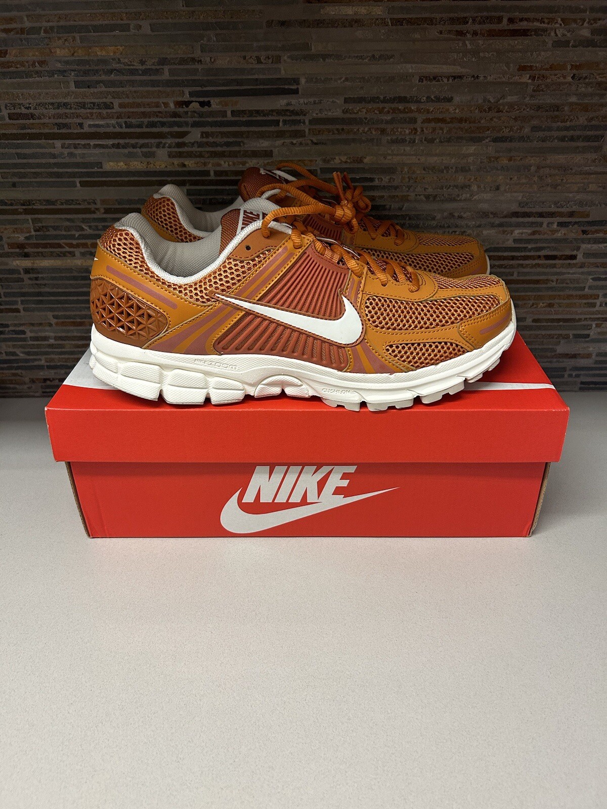 Nike Zoom Vomero 5 Monarch Size 11 Deadstock display picture 2