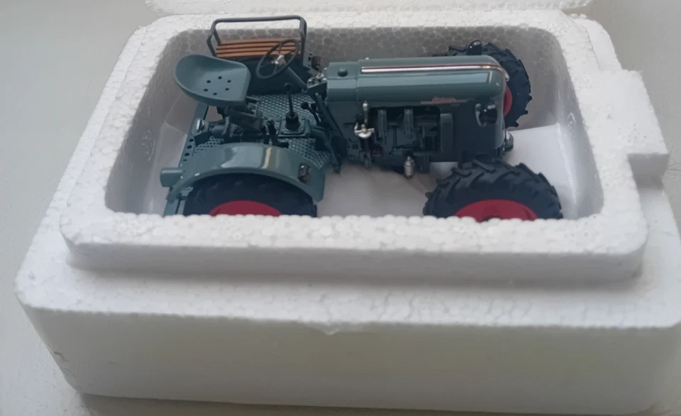 1/32 Schuco Eicher ED 26  450903700 resina modellino trattore tractor model - Immagine 2 di 4