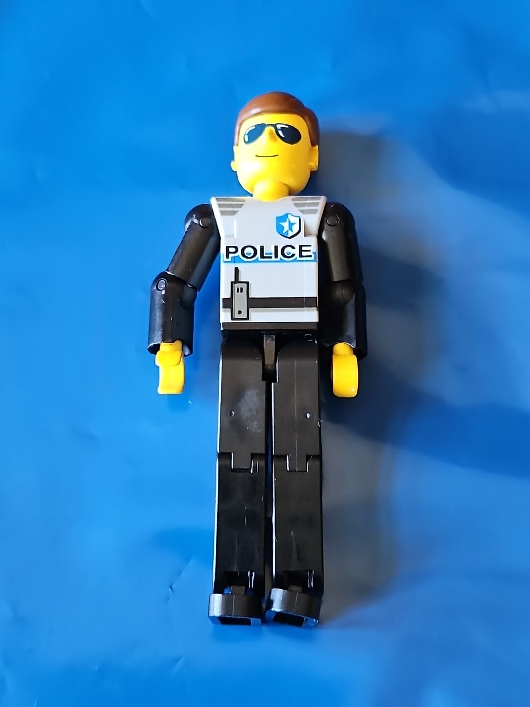 2706 Police Officer Policeman Coastal Cop 01