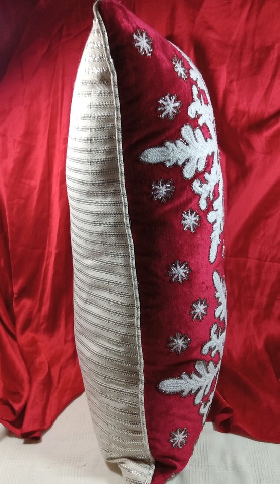 PILLOW *ENVOGUE HOLIDAY* Red And White Snowflakes Rectangle 100 Duck