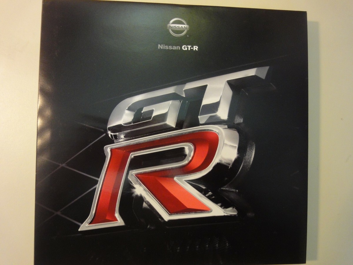 GT-Rオーナーズブック NEW RARE 2010 Nissan GT-R Collectors GIFT BOOK for OWNER's ONLY
