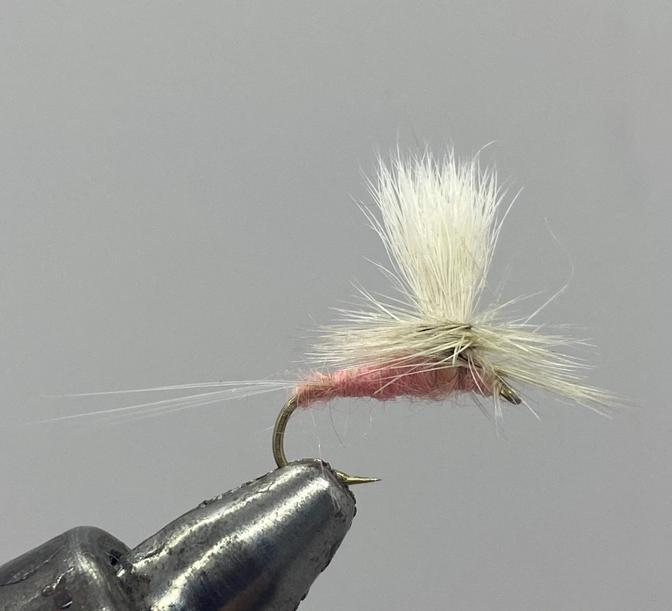 STRIKE FLY COMPANY One Dozen (12) - Parachute Pink Haze - Dry Fly