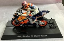 Nicky Hayden #69 Honda RC211V REPSOL Moto GP 2005 mit Fahrer und Umverpackung