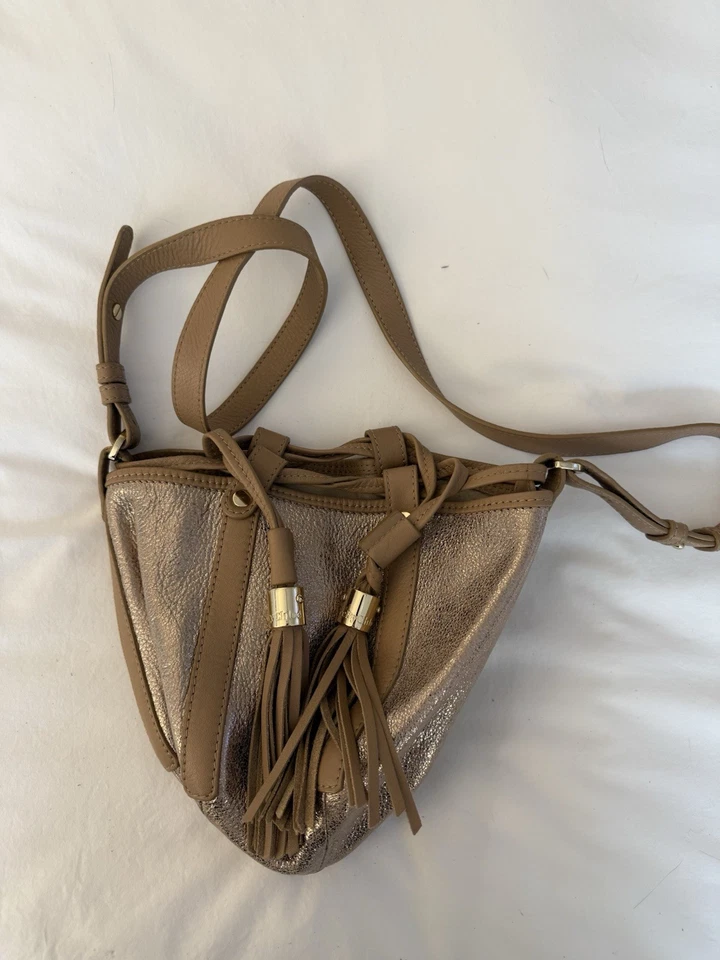 Auth See By Chloe Small Vicki Bucket Bag - Metallic Tan - Imagem 2 de 4