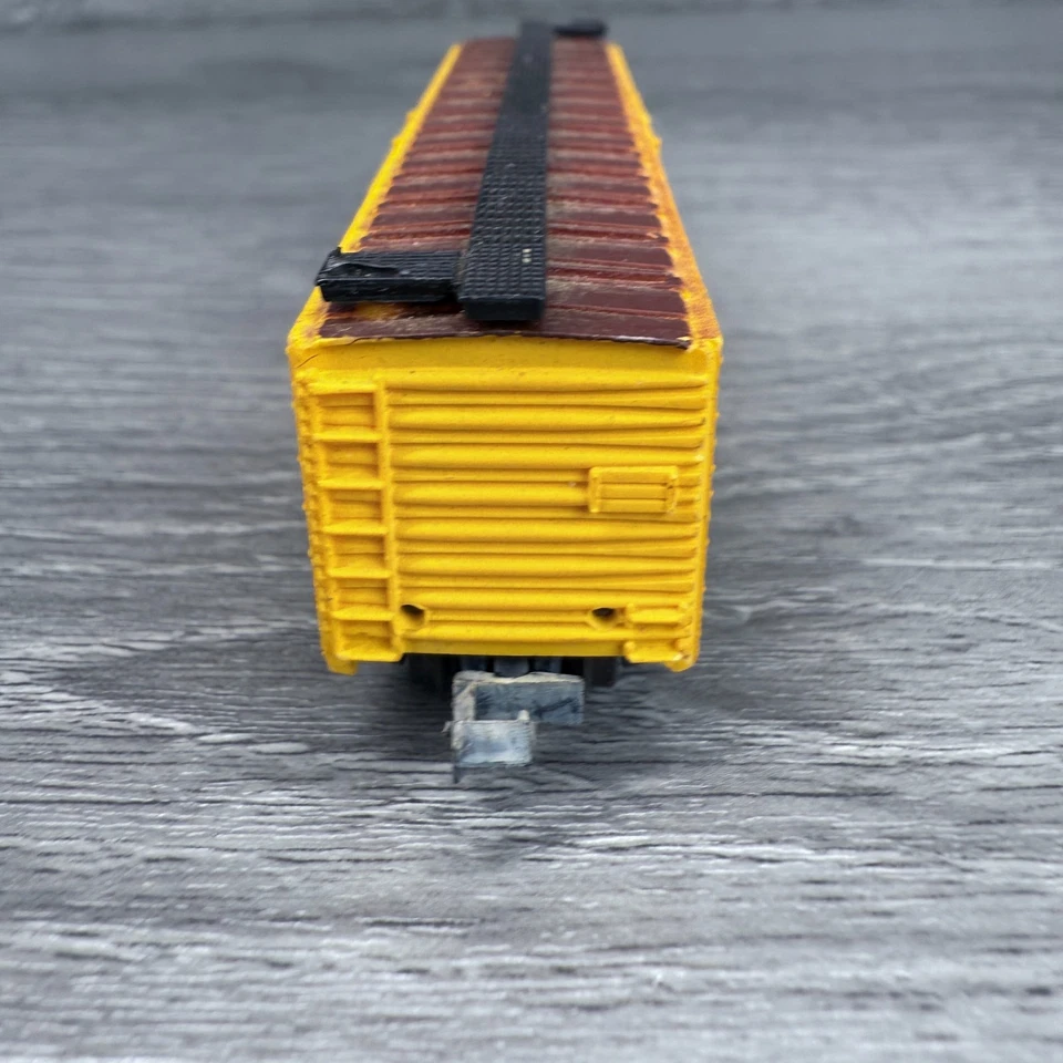 Vagón de carga amarillo Katy MKT 508 escala N Lima Italia Stock Foto 3 de 4