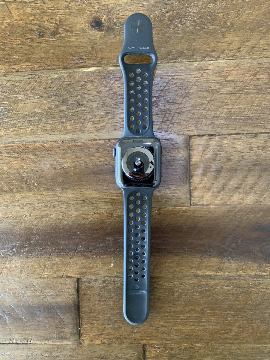 apple watch 4 NIKE GPS スペースグレー 44mm Apple Watch Series 4 Nike+ 44 mm Space Gray Aluminum Case