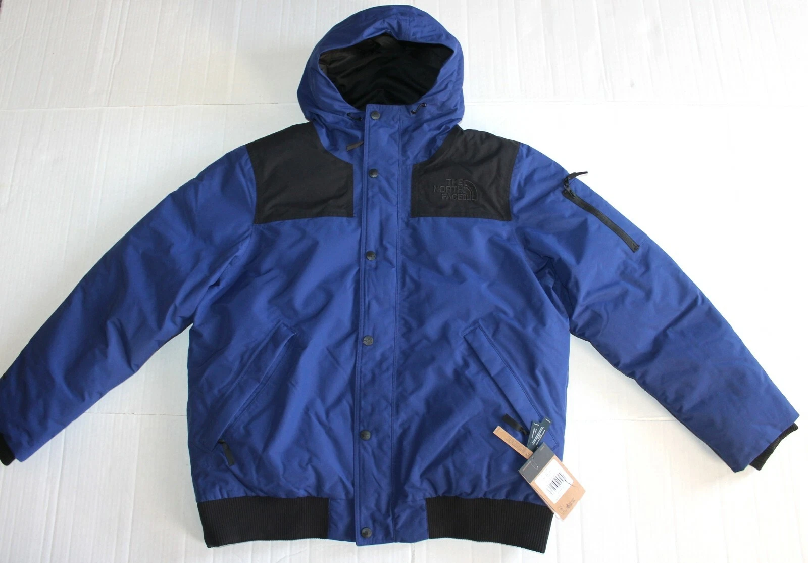 North Face Newington Waterproof 550 Fill Power Down Jacket in Size XL Blue